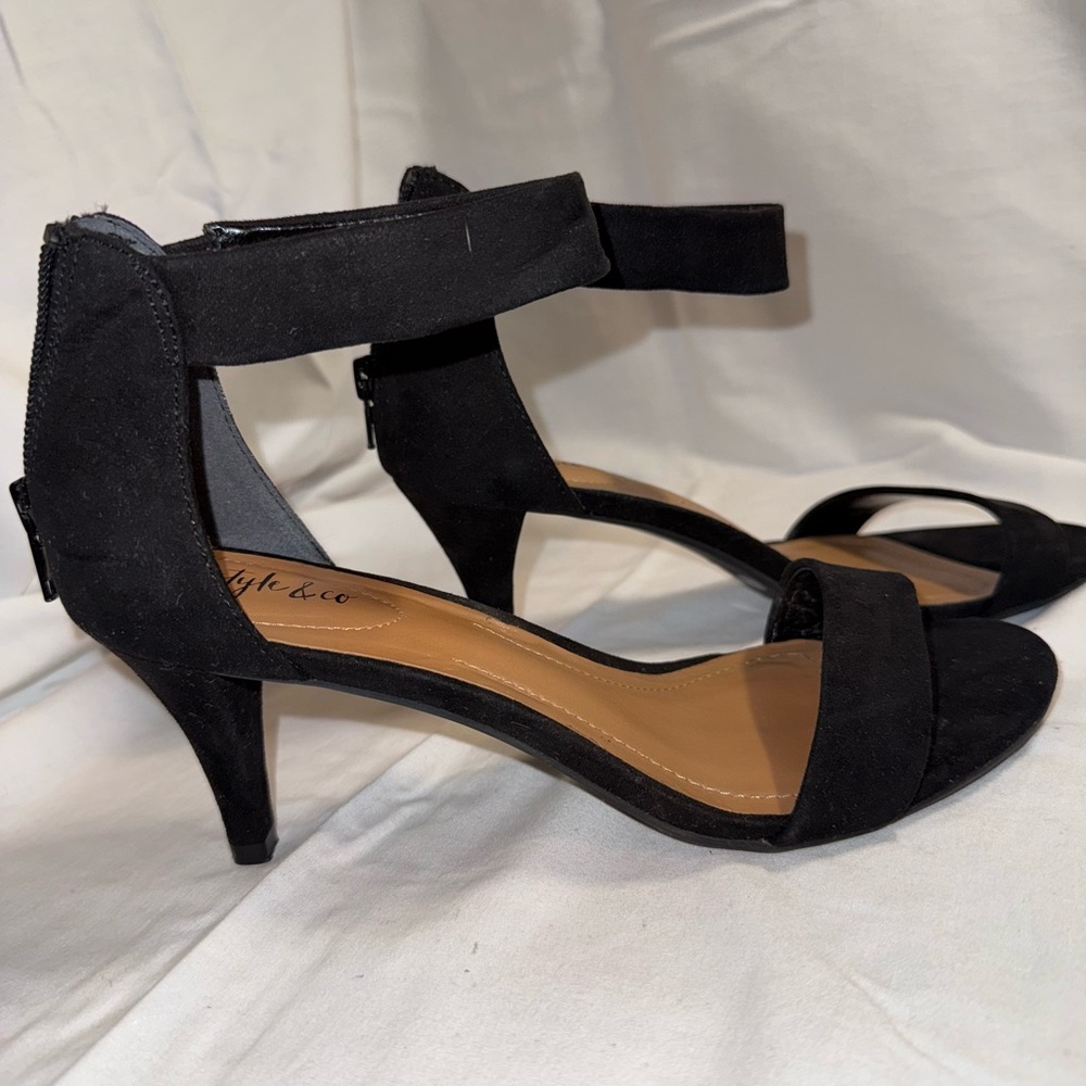 Style & Co. Black and Tan Heels Sleek Minimalist Design - Picture 6 of 8